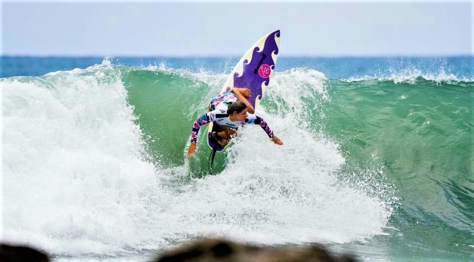 Auxiela surfing in Puerto Viejo